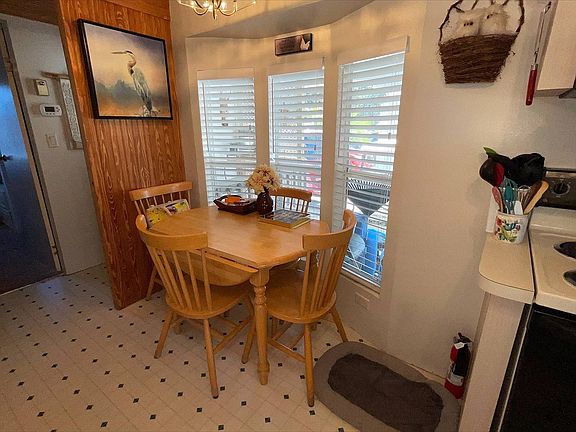 3rd image of 948 Savanna Dr