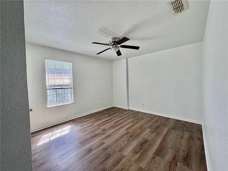 710 E C Ave — Photo 9