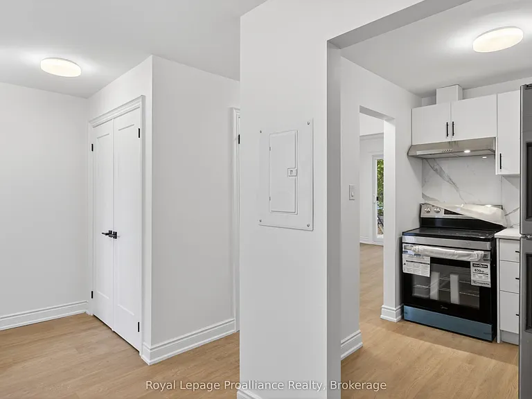 171 Hazlitt St #4 — Photo 4