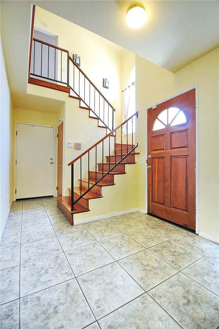 3 bed, 2.5 bath, 1477 sqft, $3,600 — Photo 3