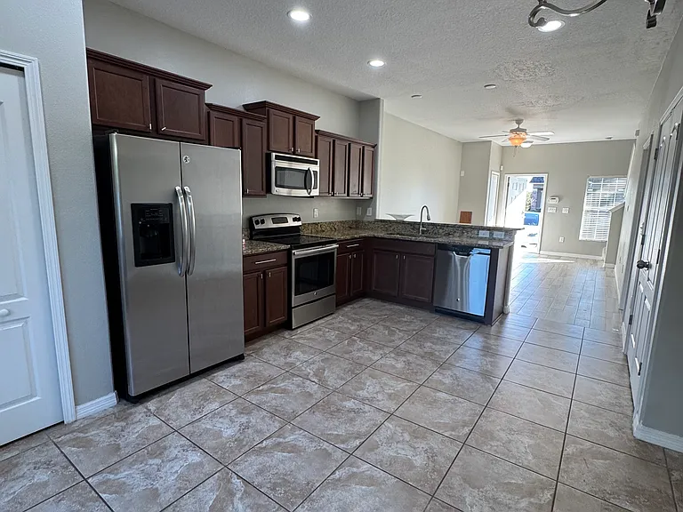 2707 Lantern Hill Ave — Photo 4