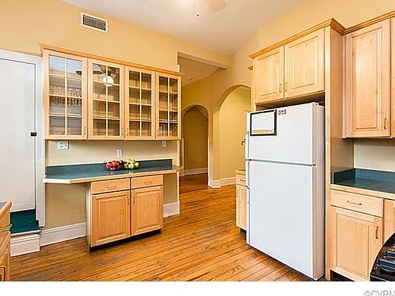 4th image of 2905 Ellwood Ave