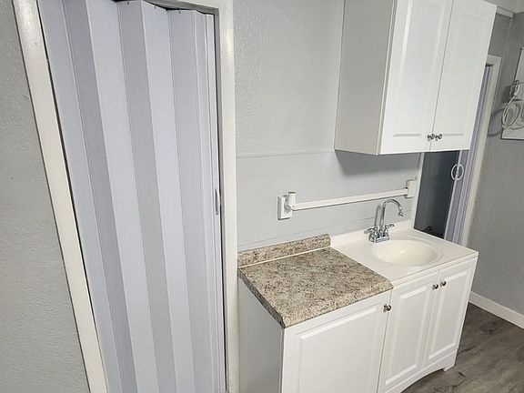 5th image of 407 S Jupiter Ave #7