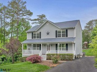 231 W Rosewood Dr, Barboursville, VA 22923