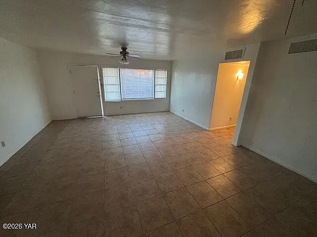 4 bed, 3.0 bath, 1907 sqft, $1,750 — Photo 2