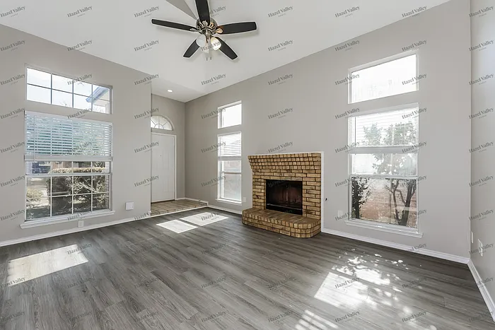 3 bed, 2.5 bath, 1678 sqft, $2,235 — Photo 4
