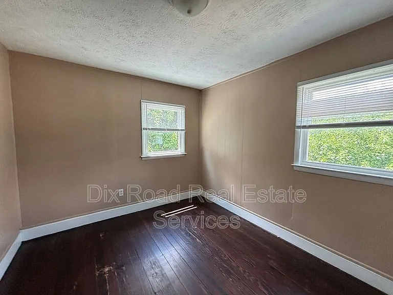 112 Heaton Ave — Photo 23