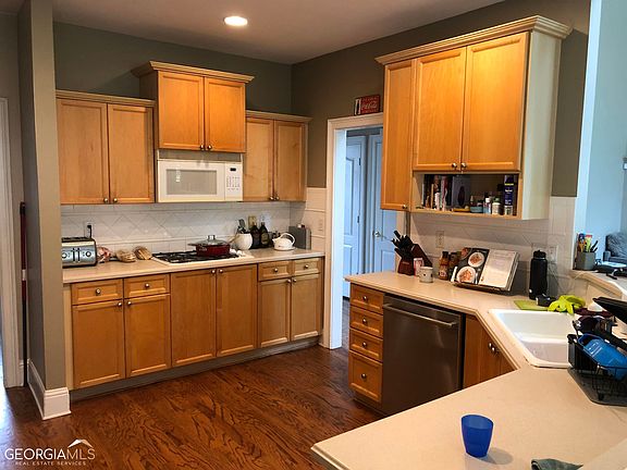 3rd image of 360 Wentworth Trl
