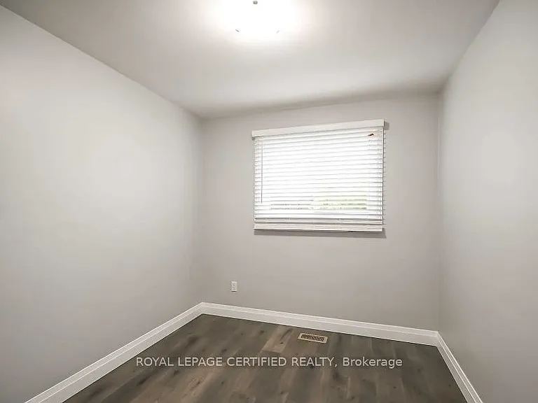 40 Honeywell Dr #BASEMENT — Photo 4