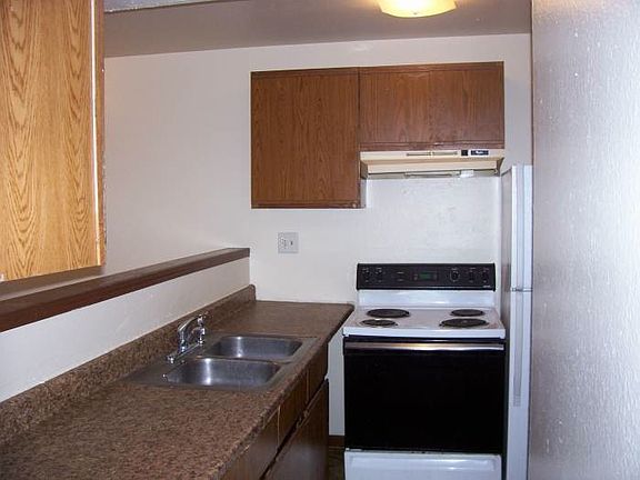 3rd image of 5724 Norton Ave
