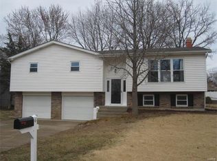 6 Glenview Dr, Saint Charles, MO