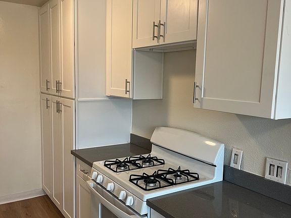 2nd image of 732 Laconia Blvd #7-2