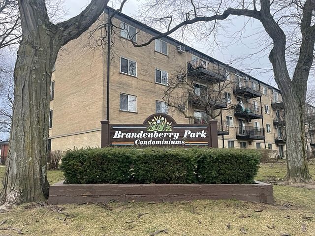 1st image of 2515 E Olive St APT 2E