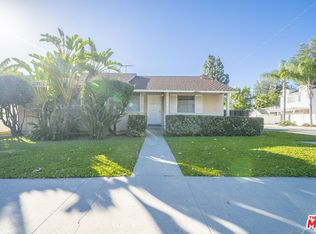 22656 Clarendon St, Woodland Hills, CA 91367