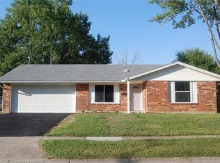 6833 Laurelview Dr, Dayton, OH 45424