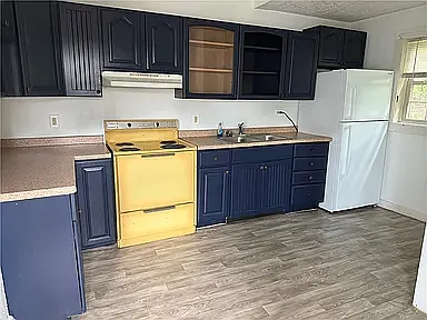 240 2nd Ave — Photo 4