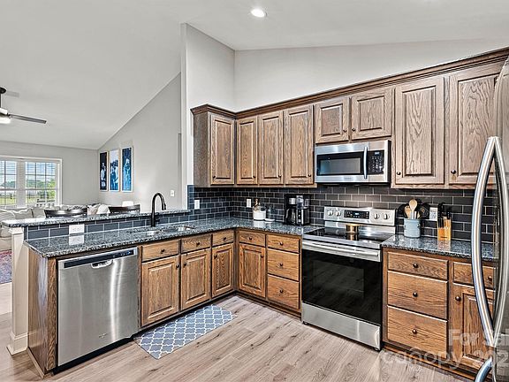 4th image of 3615 Kimber Ln