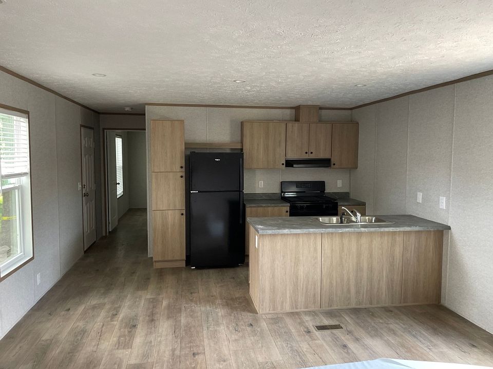 2nd image of 38 Mellott St
