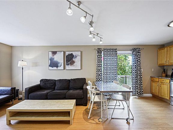 5th image of 17 Clara Ln