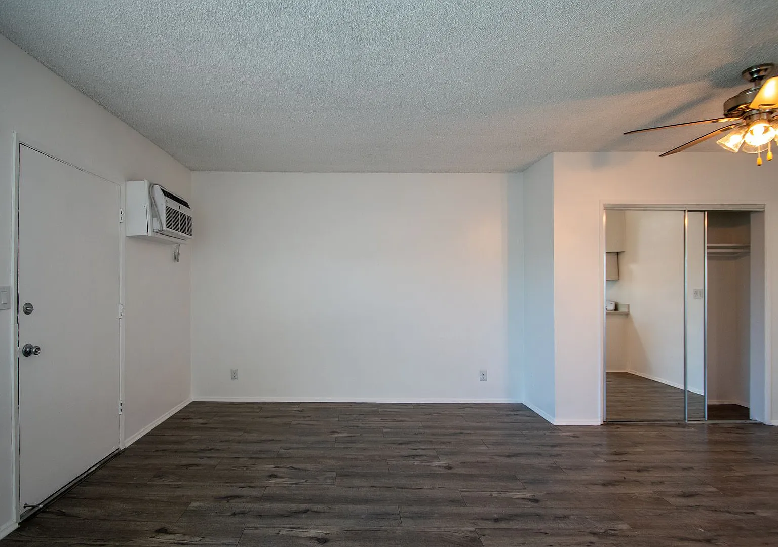 12255 Burbank Blvd — Photo 4