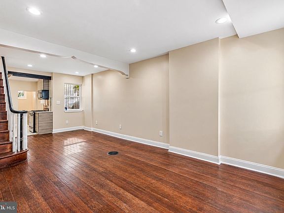 4th image of 2255 Waterloo St