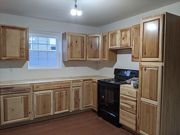 3rd image of 3072 Princeton St