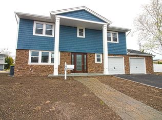 2940 Mandalay Beach Rd, Wantagh, NY 11793
