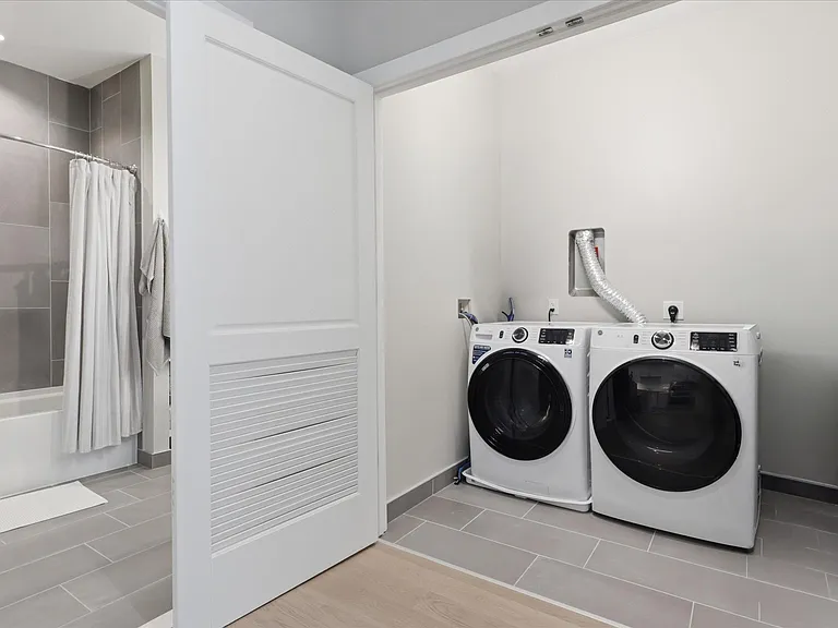 925 N Fairfax St #102 — Photo 14