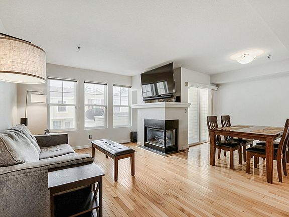 4th image of 3860 Colorado Ave #D