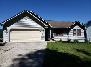 203 Dogwood Ln, La Follette, TN 37757