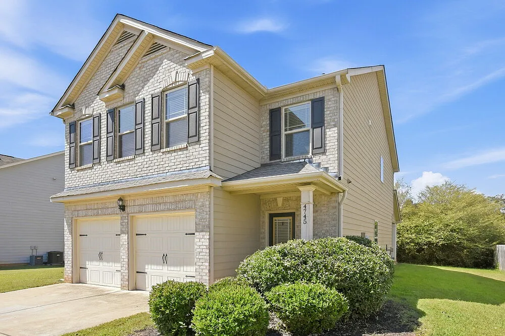 4 bed, 2.5 bath, 2200 sqft, $2,345 — Photo 4
