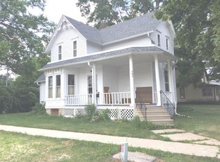 502 W Main St, Genoa, IL 60135