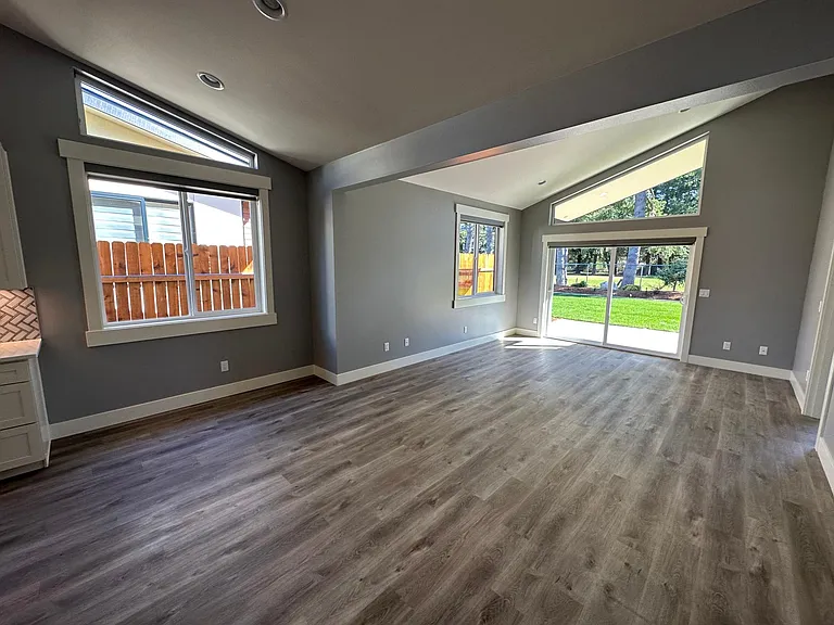 912 Citadel Dr — Photo 23