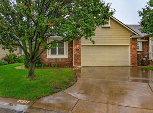 2304 N Lakeway Cir, Wichita, KS 67205