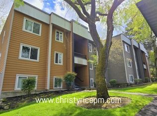 718 Kirkland Cir APT B302, Kirkland, WA 98033