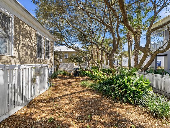 2nd image of 97 Sarasota St
