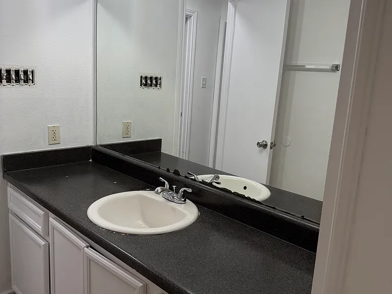 1006 King Albert St #A — Photo 10