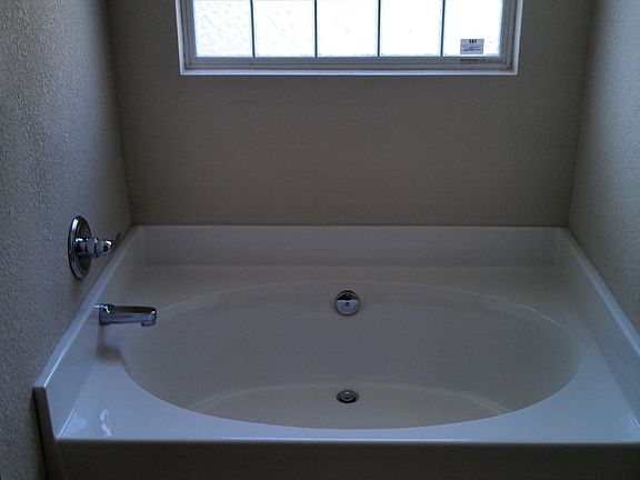 5th image of 2124 Pin High Dr