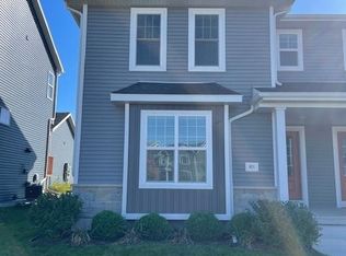 621 Hillcrest Dr, Waunakee, WI 53597
