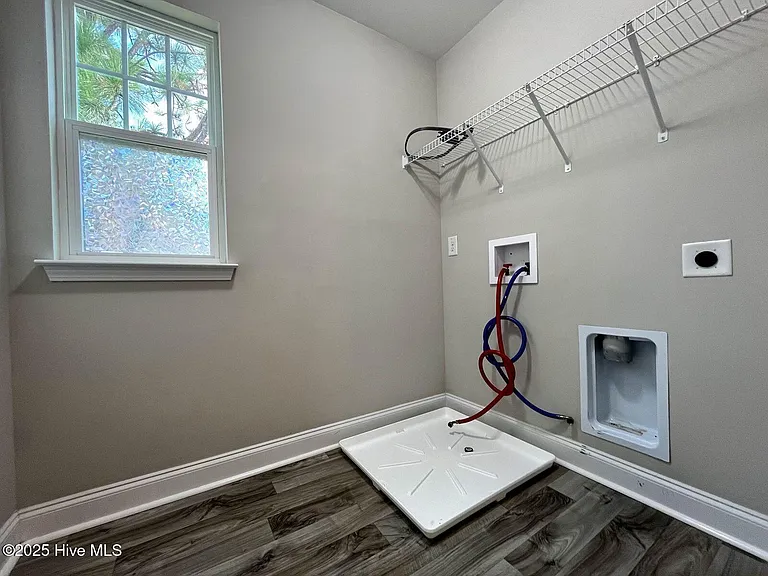 188 Sandy Springs Rd — Photo 30
