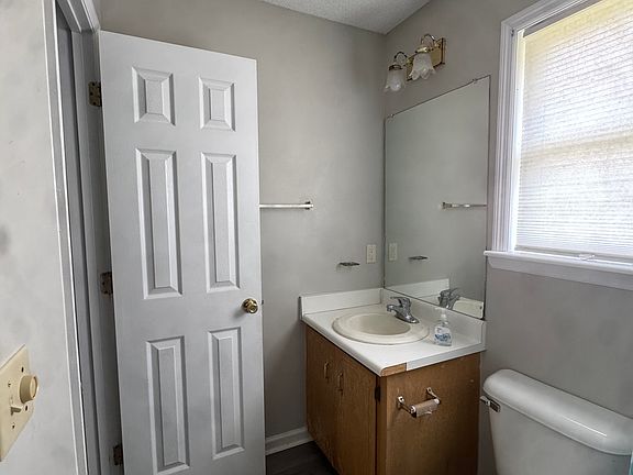 4th image of 143 McCumber Dr