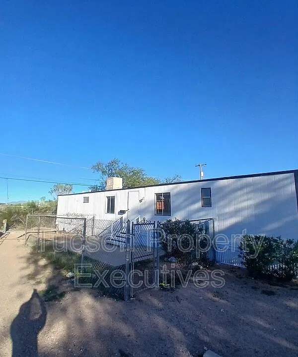 1951 E Benson Hwy #17