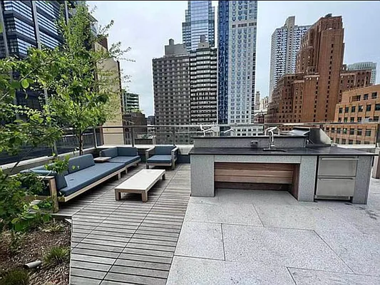 Rented by E Realty International Corp | media 51