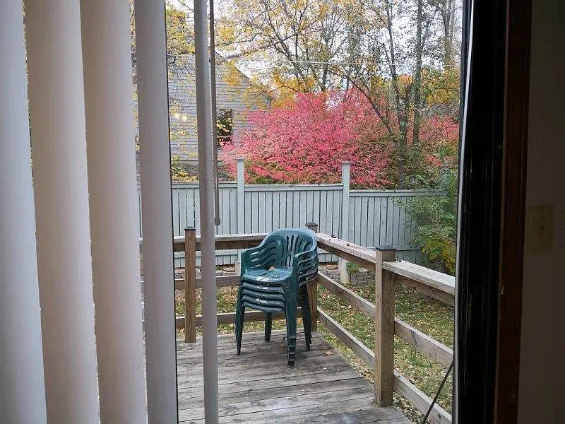 5 bed, 1800 sqft, $3,750 — Photo 2