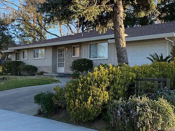 3rd image of 6361 Lake Park Dr