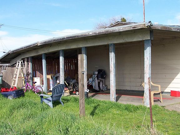 2nd image of 3874 Biglow Dr