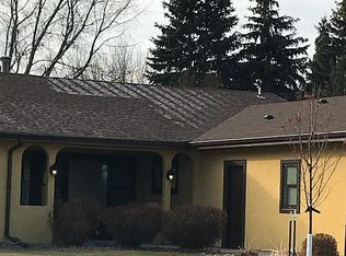 1929 N Grandview Ln, Bismarck, ND 58503