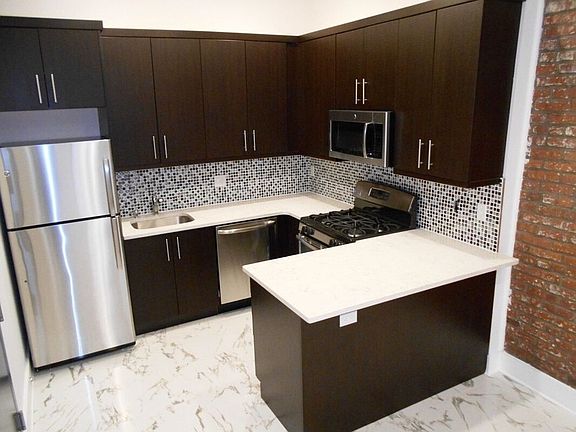 3rd image of 2575 22nd St #3F