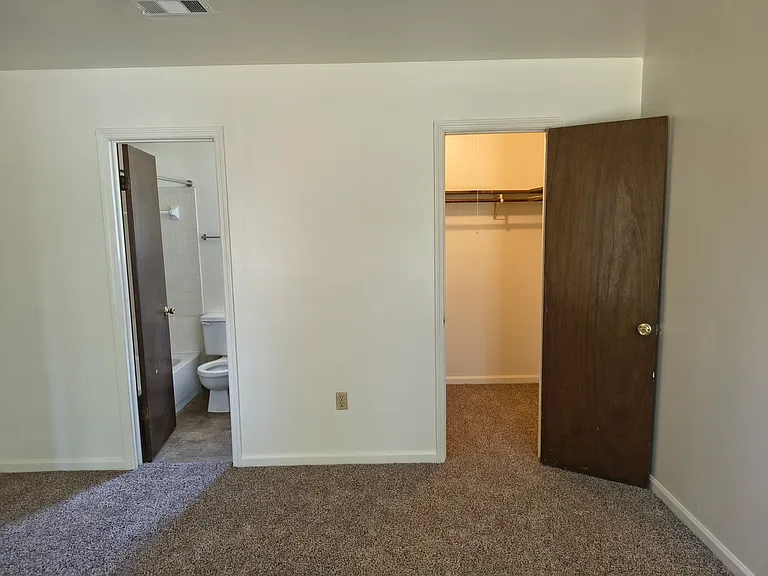 2916 Crosscreek Rd — Photo 14
