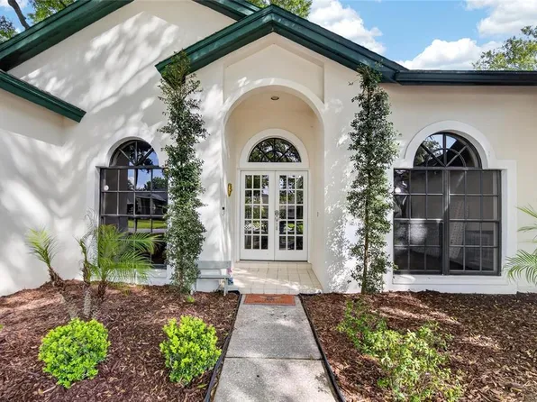 2904 Pine Club Dr, Plant City, FL 33566